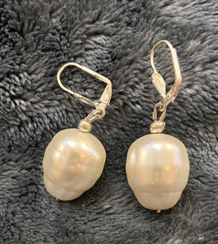 Large white baroque pearl - , drop