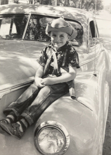 1950s boy sitting 1947 - boy,