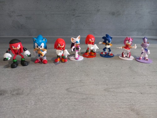 Sonic the hedgehog figure - sonic,