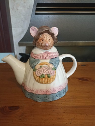 Novelty teapot brown mouse - novelty,