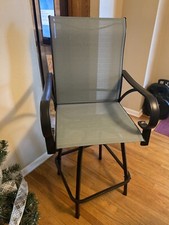 bar table and 4 chairs set