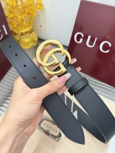 Gucci double golden buckle - g,