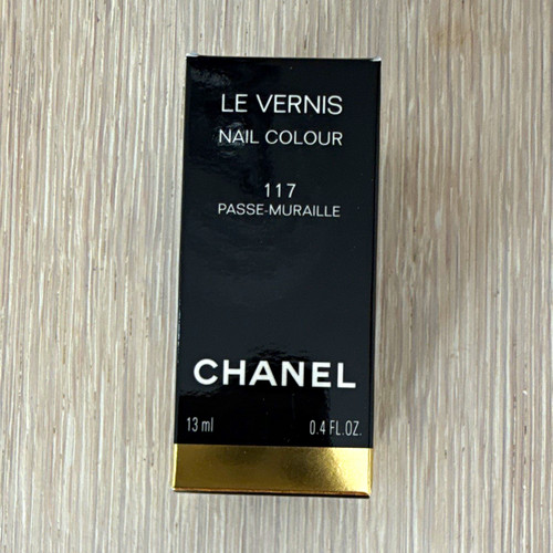Chanel vernis nail polish - chanel,
