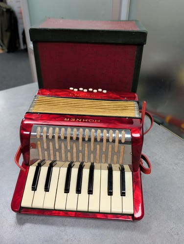 Hohner mignon accordion - 1,