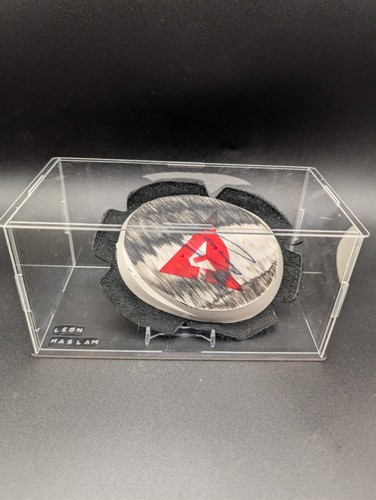 Race worn knee slider signed - race,