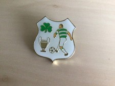 Celtic fc badge  - player,big cup and shamrock - white