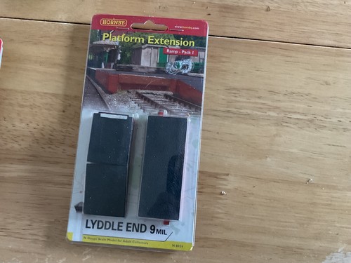 Hornby gauge platform - hornby, n
