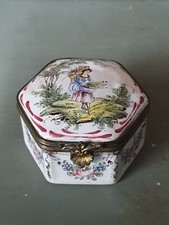 Veuve Perrin French 18th Century Enamel Box 5.5cm Wide Flower Picker (G2D11)
