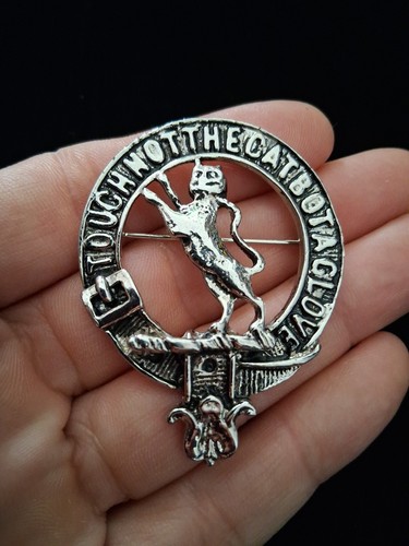 Mackintosh clan crest brooch - mackintosh,