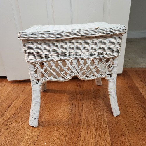Vintage white wicker leg - white, 4