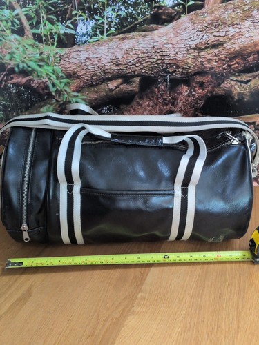 Fred perry black barrel duffle - perry,