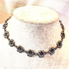 Flower link choker silver tone