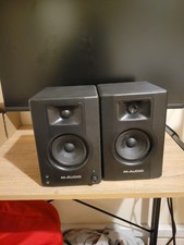 M Audio AV 32 Speakers studio