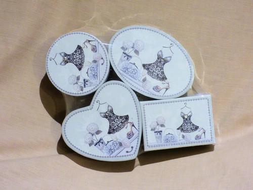 Pretty pattern jewelled - 4,