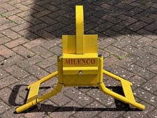 Milenco caravan wheel clamp