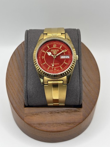 Seiko deep red dial - deep,