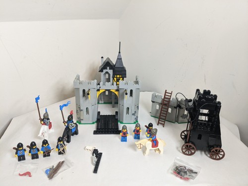 Lego 6074 black falcon - lego,