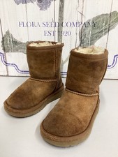 UGG Australia Kids TAN SUEDE SHEEPSKIN CLASSIC SHORT BOOTS INFANTS SIZE 6 /23