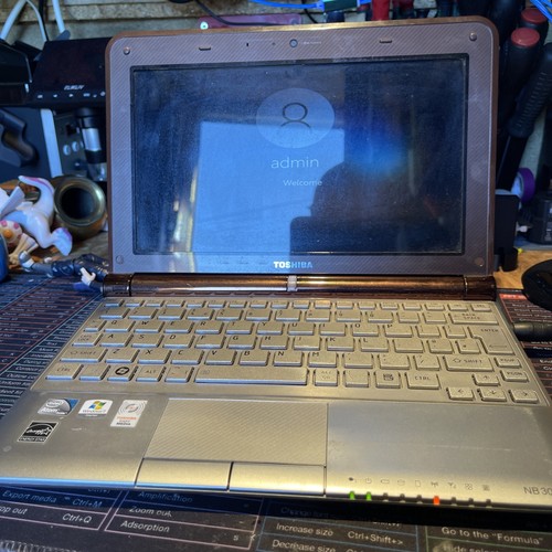 Toshiba nb305 10f - toshiba, nb305-10f