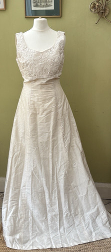 Stunning creamy ivory silk - ,
