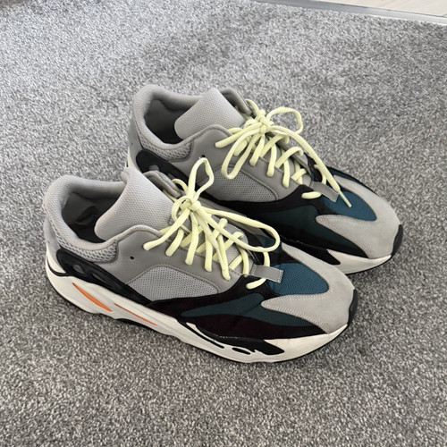 Yeezy boost 700 adidas - 700,