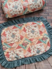 VINTAGE FRESHLY LAUNDERED SINGLE QUILTED BEDSPREAD AND LARGE FRILL PILLOW...