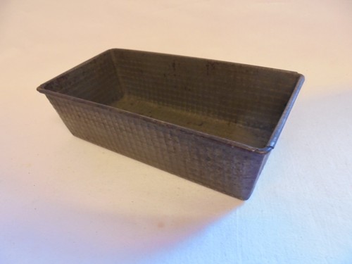 Vintage prismatic loaf - vintage, tin