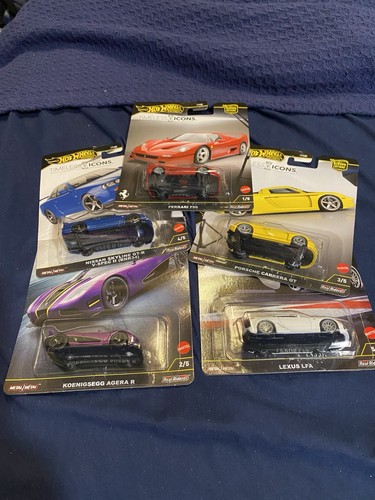 Hot wheels premium - hot, timeless
