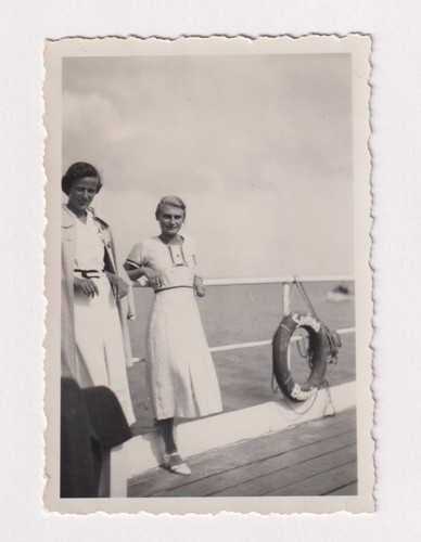 Vintage 1930s women ship - women,
