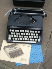 VINTAGE 1970s/80s SILVER REED PORTABLE TYPEWRITER NEW AND BOXED Silverette Elite