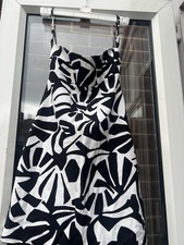 Woman’s Zara Backless Black