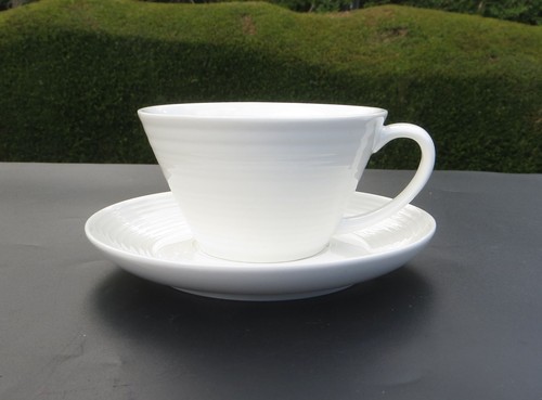 Belleek living ripple - living,
