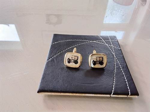 Vintage car gold tone - vintage,
