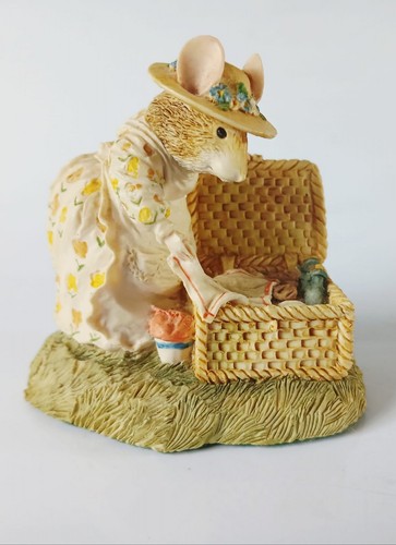 Brambly hedge border - hedge, fine
