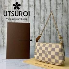 LOUIS VUITTON Mini Pochette