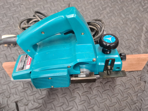 Lightly used makita 1125 82mm - lightly,