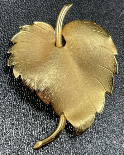 Vintage leaf brooch pin - leaf,