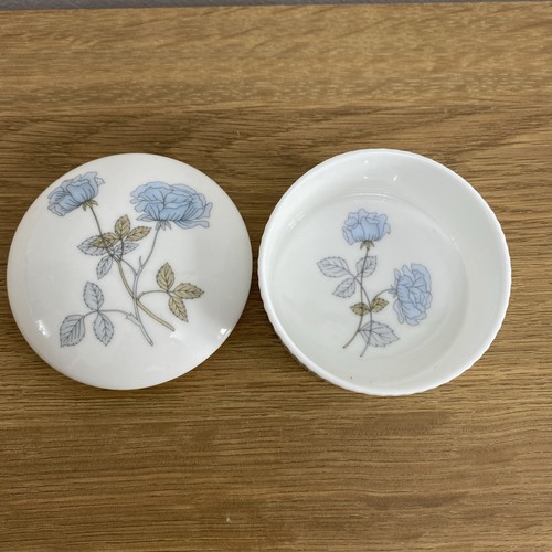 Ice rose design wedgewood bone - rose,