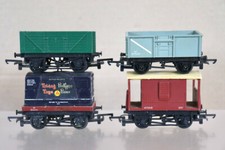 TRIANG HORNBY RAKE of 4 BR
