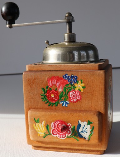 Coffee mill old - old, dienes