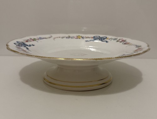 Royal worcester pedestal cake - worcester,