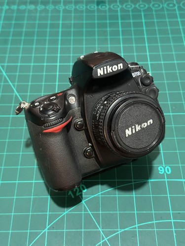 Nikon d700 dslr - low, shutter