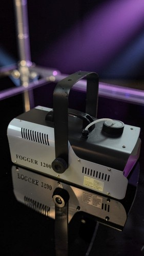 1200 fog machine - w,