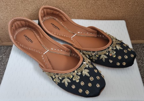 Black and gold beaded khussa - gold,
