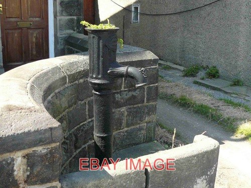 Photo the old - water, pump