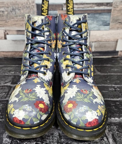 Martens vintage size 7 - martens,