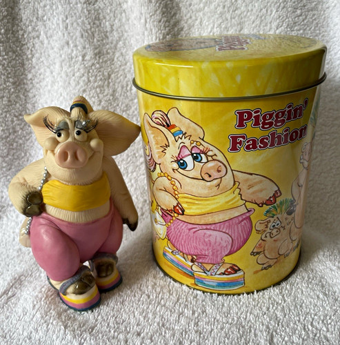 Collectible world studios - collectible,