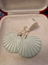 NEVER WORN Buch+Deichmann