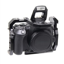Camera cage quick release