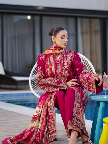 Eshaisha luxury lawn - eshaisha, pakistani
